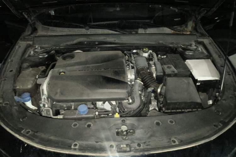 Used CHANGAN UNI-V 2022 1.5T Sport Edition Engine Bay