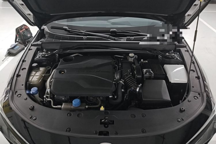 Used CHANGAN UNI-V 2022 1.5T Prestige Version Engine Bay