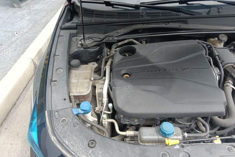 Used CHANGAN UNI-V 2022 1.5T Sport Edition Engine Bay Right