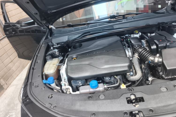 Used CHANGAN UNI-V 2022 1.5T Prestige Version Engine Bay Right