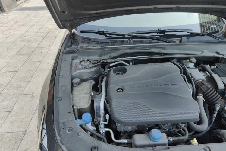 Used CHANGAN UNI-V 2022 1.5T Sport Edition Engine Bay Right
