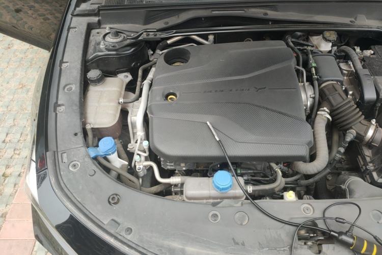 Used CHANGAN UNI-V 2022 1.5T Prestige Version Engine Bay Right