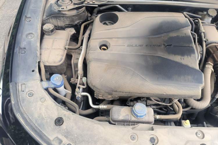 Used CHANGAN UNI-V 2022 1.5T Sport Edition Engine Bay Right
