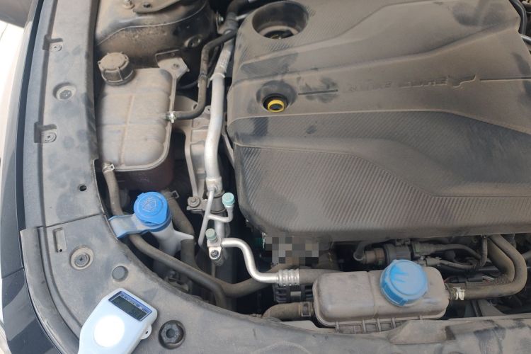 Used CHANGAN UNI-V 2022 1.5T Sport Edition Engine Bay Right