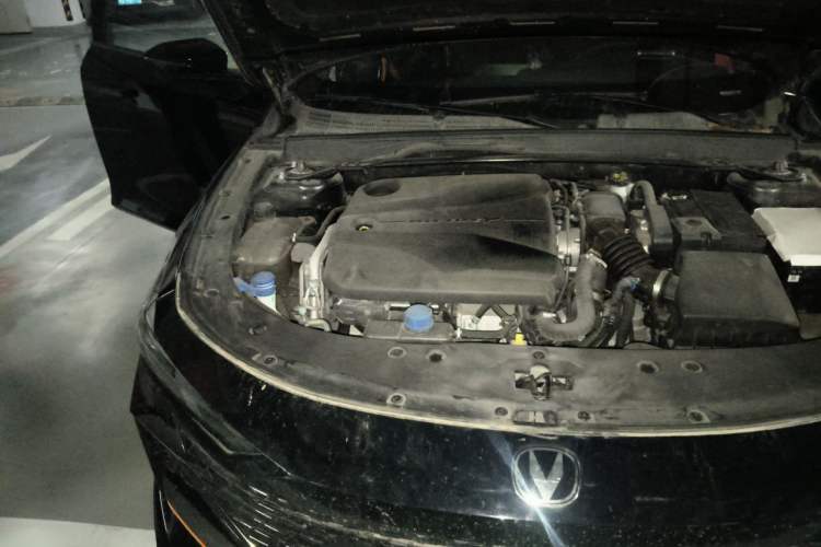 Used CHANGAN UNI-V 2022 1.5T Sport Edition Engine Bay Right