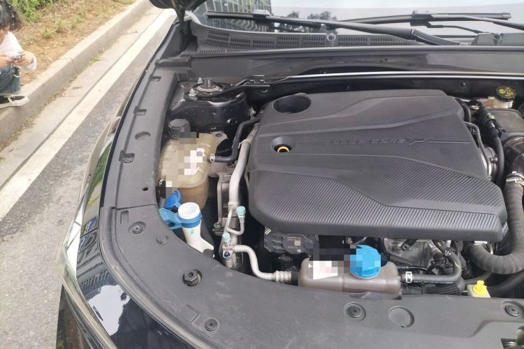 Used CHANGAN UNI-V 2022 1.5T Excellence Model Engine Bay Right