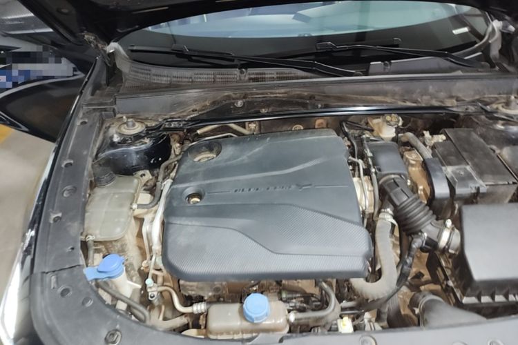 Used CHANGAN UNI-V 2022 1.5T Sport Edition Engine Bay Right