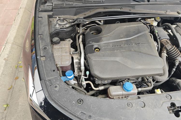 Used CHANGAN UNI-V 2022 1.5T Sport Edition Engine Bay Right
