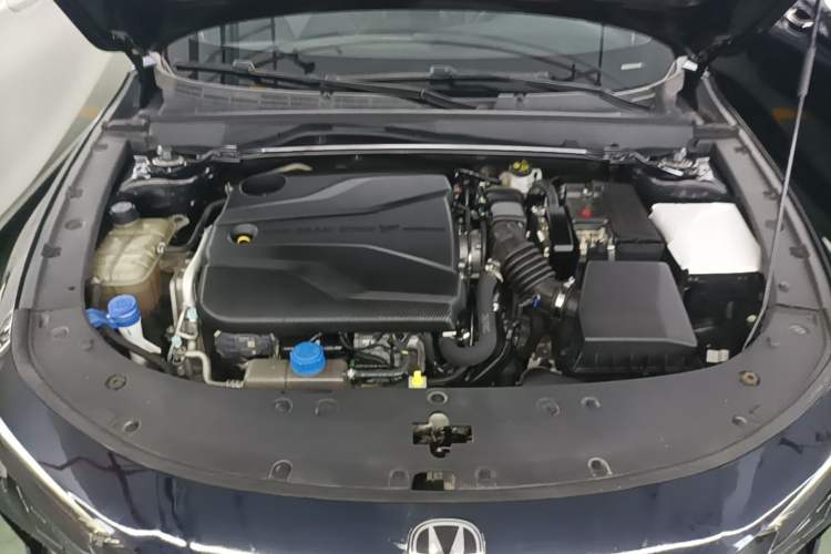 Used CHANGAN UNI-V 2022 1.5T Prestige Version Engine Bay