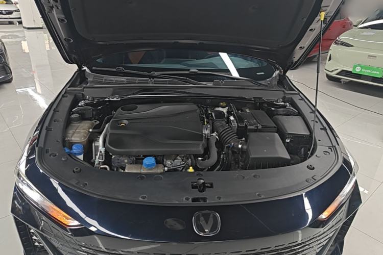 Used CHANGAN UNI-V 2022 1.5T Prestige Version Engine Bay
