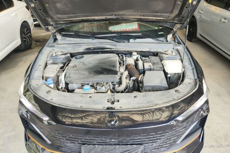 Used CHANGAN UNI-V 2022 1.5T Sport Edition Engine Bay