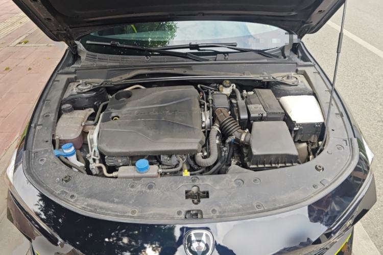 Used CHANGAN UNI-V 2022 1.5T Sport Edition Engine Bay
