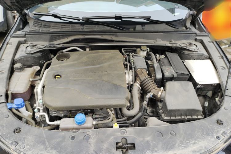 Used CHANGAN UNI-V 2022 1.5T Sport Edition Engine Bay