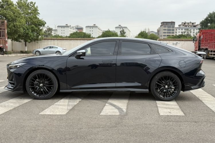 Used CHANGAN UNI-V 2022 1.5T Sport Edition Exterior 2
