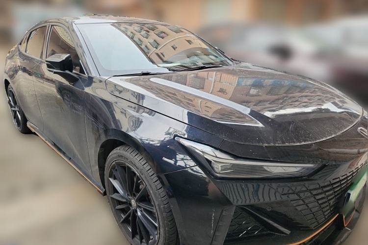 Used CHANGAN UNI-V 2022 1.5T Sport Edition Exterior 2