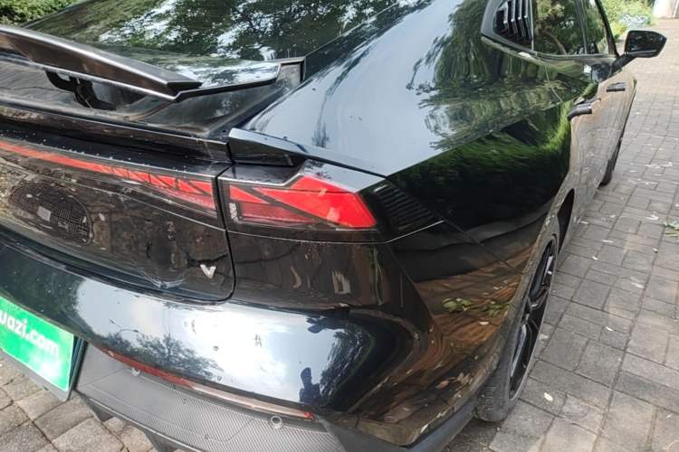 Used CHANGAN UNI-V 2022 1.5T Prestige Version Exterior 3