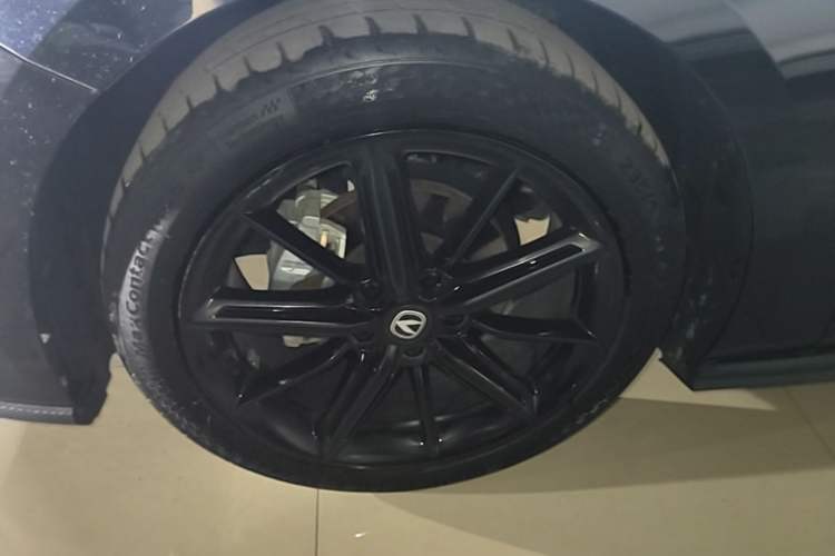 Used CHANGAN UNI-V 2022 1.5T Prestige Version Exterior 4