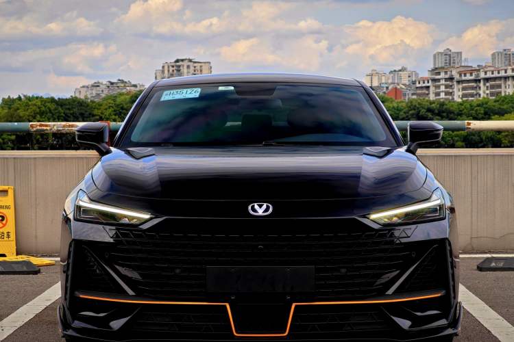 Used CHANGAN UNI-V 2022 1.5T Sport Edition Exterior 5