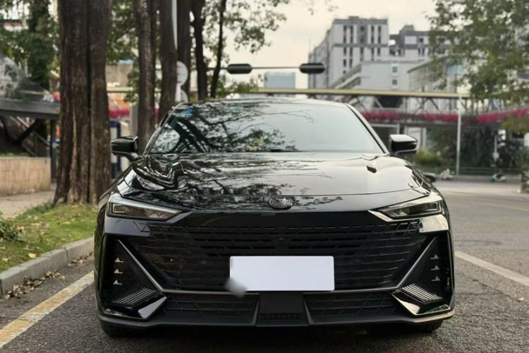 Used CHANGAN UNI-V 2022 1.5T Prestige Version Exterior 8
