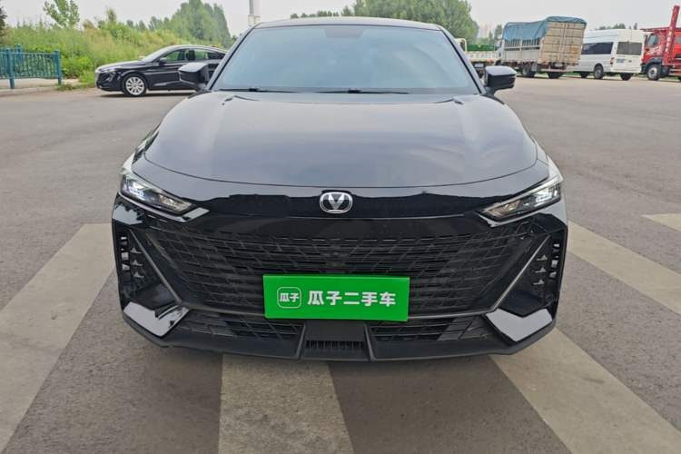 Used CHANGAN UNI-V 2022 1.5T Prestige Version Front