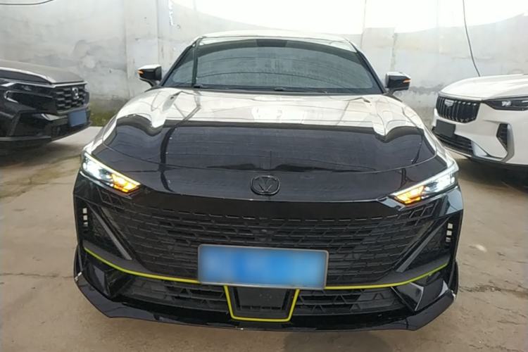 Used CHANGAN UNI-V 2022 1.5T Sport Edition Front