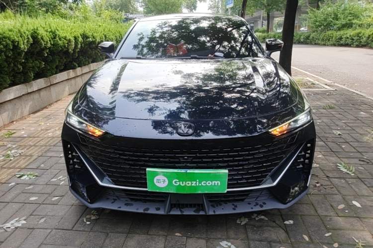 Used CHANGAN UNI-V 2022 1.5T Prestige Version Front