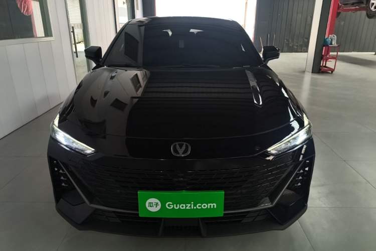 Used CHANGAN UNI-V 2022 1.5T Prestige Version Front