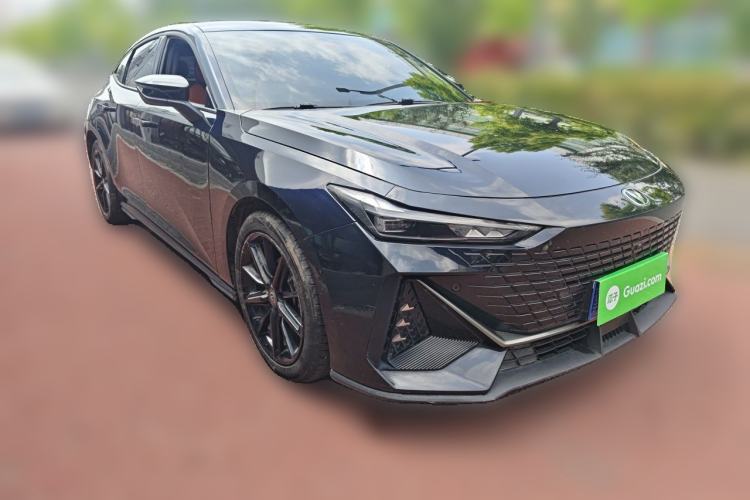 Used CHANGAN UNI-V 2022 1.5T Prestige Version Front Right 45 Deg