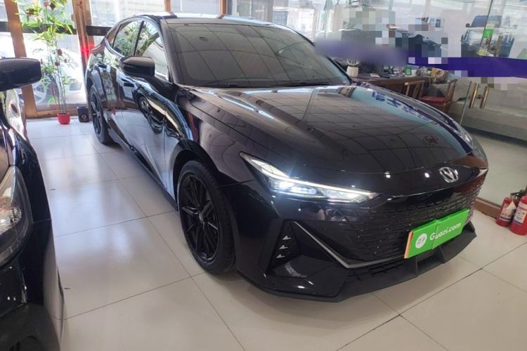 Used CHANGAN UNI-V 2022 1.5T Prestige Version Front Right 45 Deg