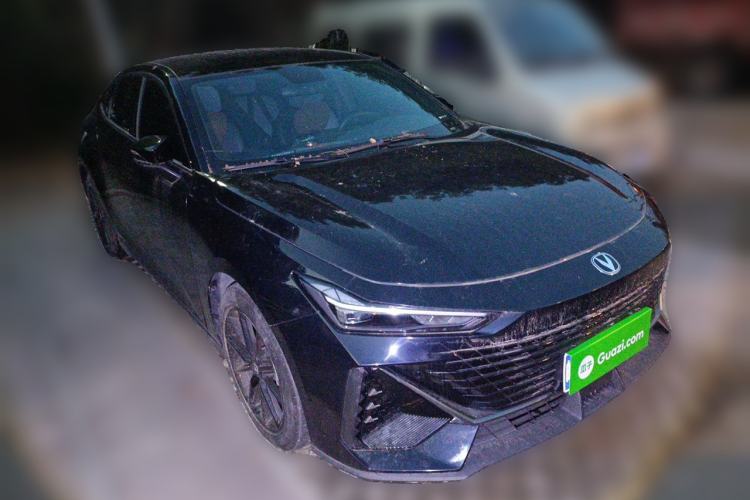 Used CHANGAN UNI-V 2022 1.5T Prestige Version Front Right 45 Deg