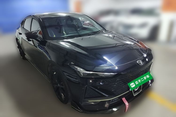 Used CHANGAN UNI-V 2022 1.5T Sport Edition Front Right 45 Deg