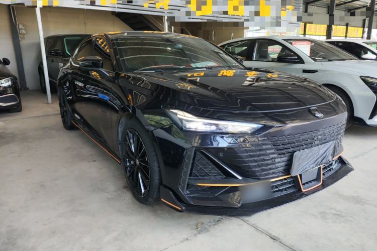 Used CHANGAN UNI-V 2022 1.5T Sport Edition Front Right 45 Deg