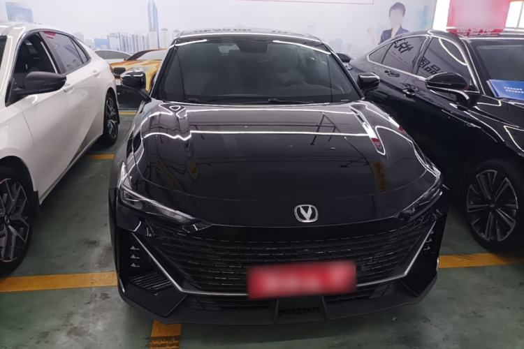 Used CHANGAN UNI-V 2022 1.5T Prestige Version Front