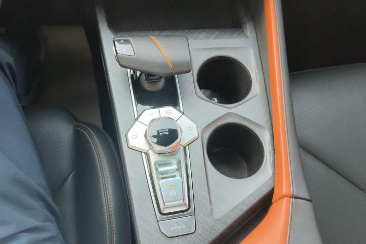 Used CHANGAN UNI-V 2022 1.5T Smart Navigation Version Gear Lever