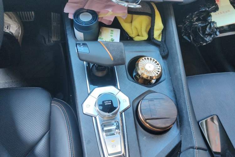 Used CHANGAN UNI-V 2022 1.5T Sport Edition Gear Lever