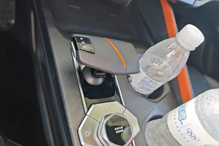 Used CHANGAN UNI-V 2022 1.5T Prestige Version Gear Lever