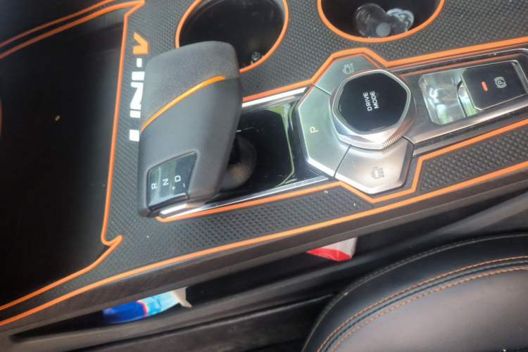 Used CHANGAN UNI-V 2022 1.5T Sport Edition Gear Lever