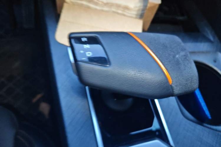 Used CHANGAN UNI-V 2022 1.5T Sport Edition Gear Lever