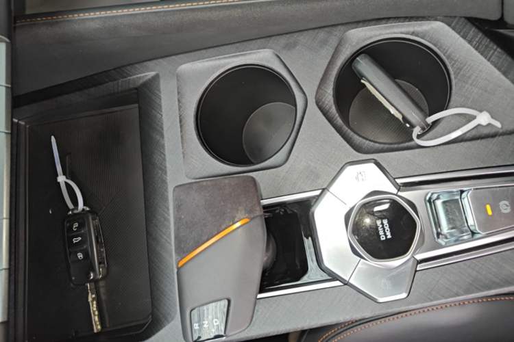 Used CHANGAN UNI-V 2022 1.5T Sport Edition Gear Lever