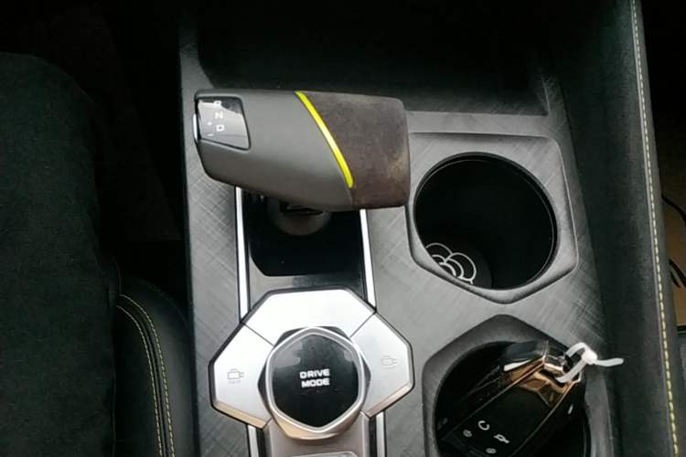 Used CHANGAN UNI-V 2022 1.5T Sport Edition Gear Lever