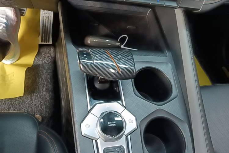 Used CHANGAN UNI-V 2022 1.5T Prestige Version Gear Lever