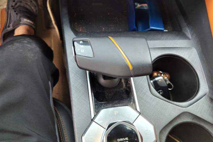 Used CHANGAN UNI-V 2022 1.5T Prestige Version Gear Lever