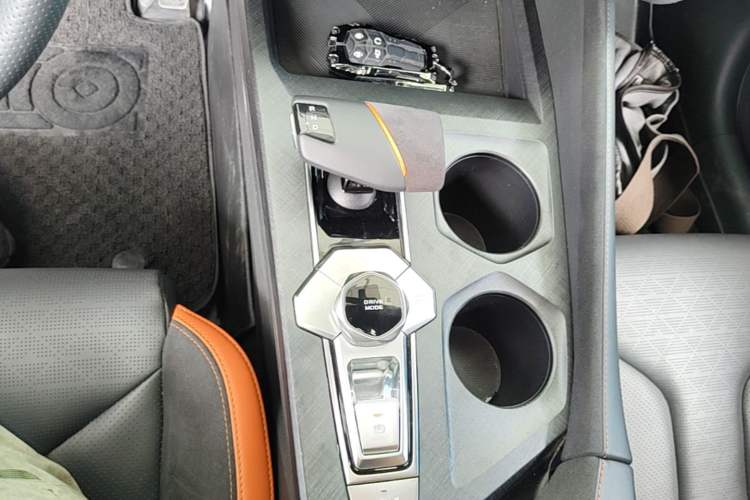 Used CHANGAN UNI-V 2022 2.0T Sporty Version Gear Lever
