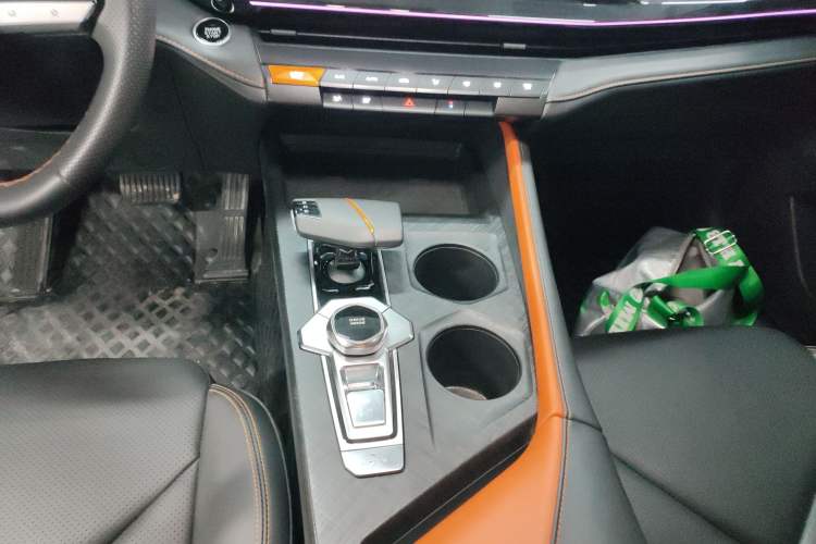 Used CHANGAN UNI-V 2022 1.5T Prestige Version Gear Lever