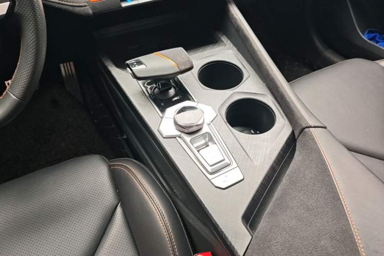 Used CHANGAN UNI-V 2022 1.5T Sport Edition Gear Lever