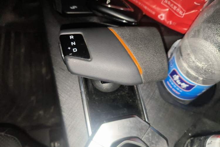 Used CHANGAN UNI-V 2022 1.5T Sport Edition Gear Lever