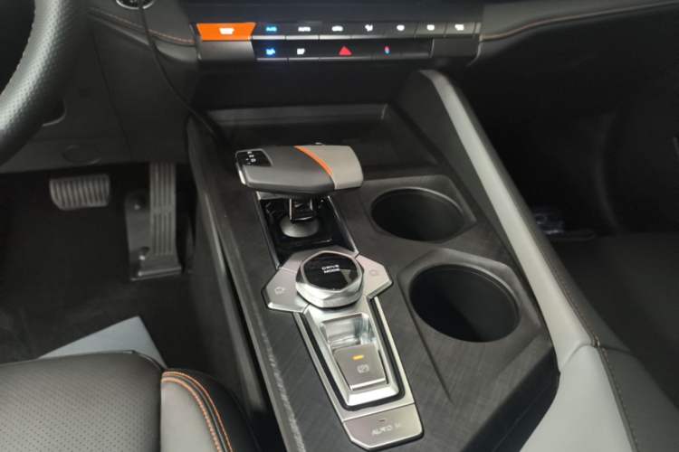 Used CHANGAN UNI-V 2022 1.5T Prestige Version Gear Lever