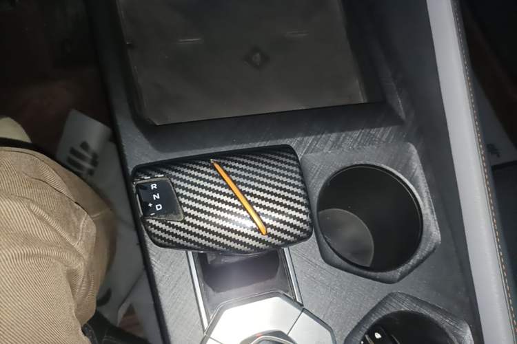 Used CHANGAN UNI-V 2022 1.5T Prestige Version Gear Lever