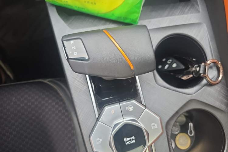 Used CHANGAN UNI-V 2022 1.5T Smart Navigation Version Gear Lever