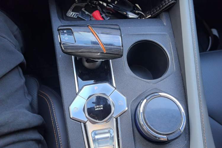 Used CHANGAN UNI-V 2022 1.5T Prestige Version Gear Lever
